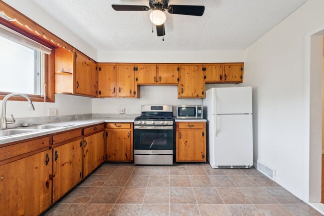 Beautiful 3 bedroom home in Jeannette avai... - Beautiful 3 bedroom home in Jeannette avai...