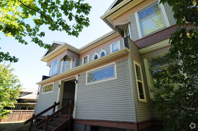 Photo - Camdon - 1 Bedroom - Central District - Vintage Charm