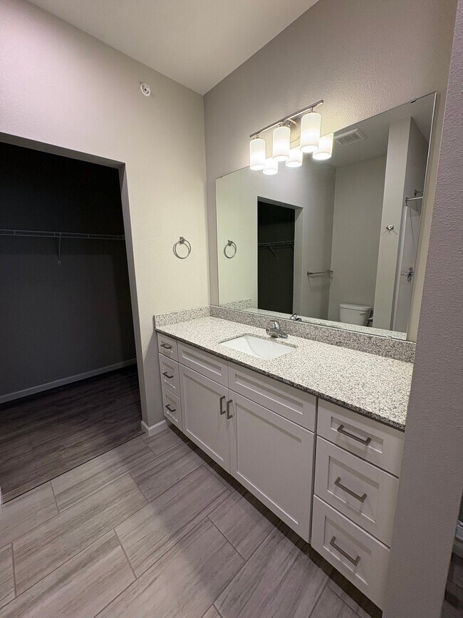 Photo - 1073 S Grant Ave Unit 226