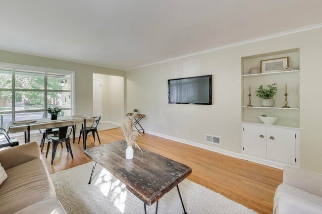 Photo - 6053 N Keeler Ave