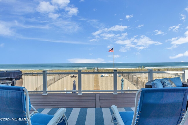 226 Dune Ave