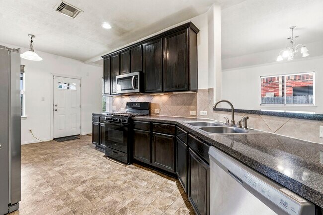 Photo - 8203 Loetsch Ridge Way