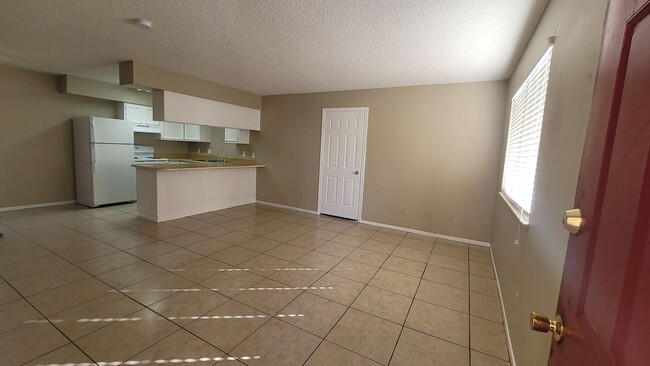 Building Photo - 2213 N Jones Blvd Unit 2213 N Jones Blvd #2 Rental