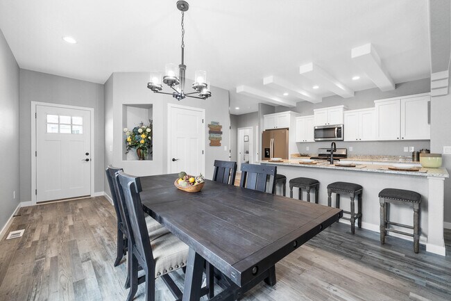 Photo - 1310 Daisy Dr