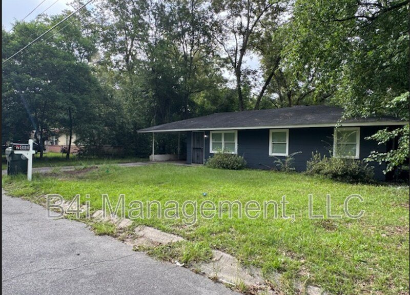 Photo - 2460 Brevard Dr House