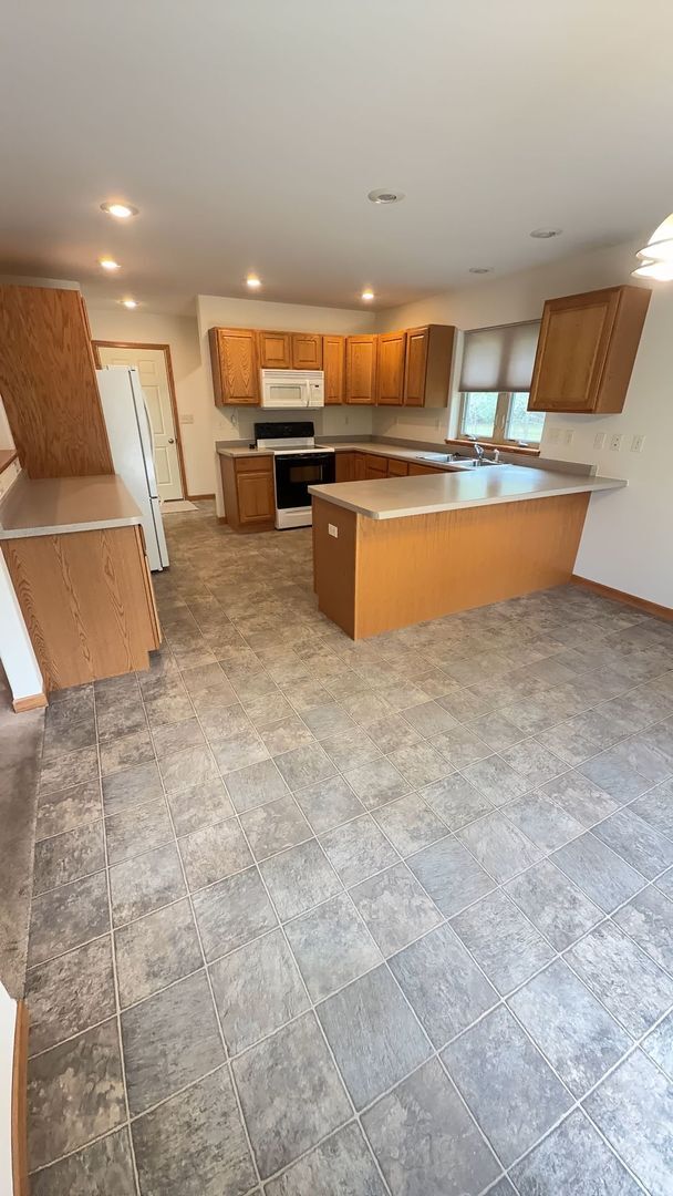 Building Photo - Single Family Home in a Quiet Neighborhood Available!