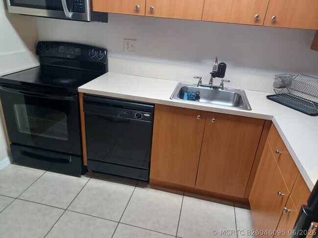 Photo - 407 Executive Center Dr Unit 203