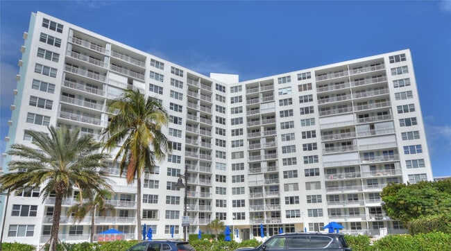 Building Photo - 201 N Ocean Blvd Unit 405