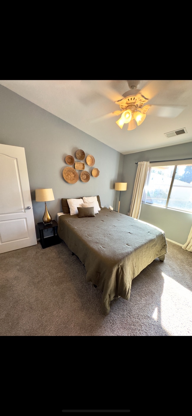 Photo - 985 E Mingus Ave Unit #