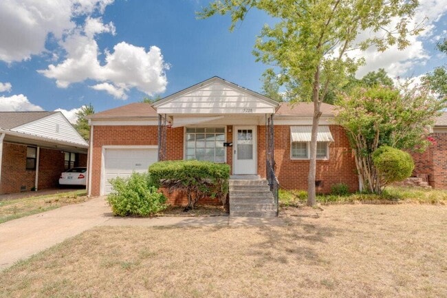 Building Photo - 5228 N Hudson Ave