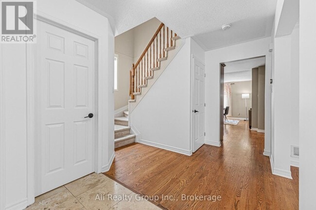 Photo - 132 Grenadier Way