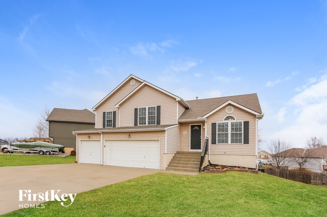 Photo - 912 E Madelyn Dr