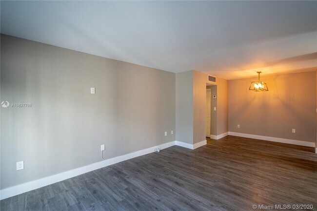 Photo - 1600 West Ave Unit 205