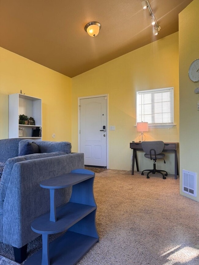 Building Photo - GORGEOUS BAY VIEWS! FULLY FURNISHED! LINEN AND HOUSKEEPING SERVICES INCLUDED!