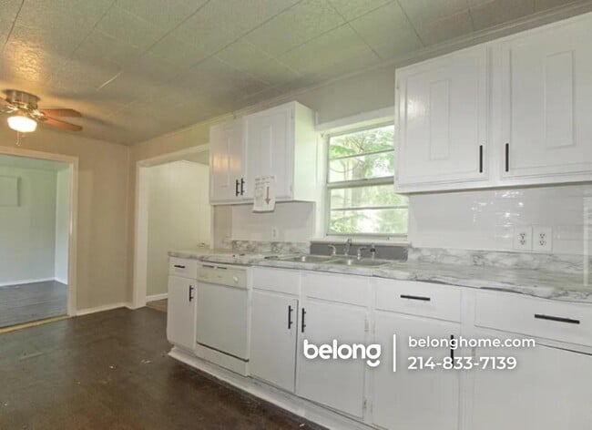 Photo - 901 N Howeth St