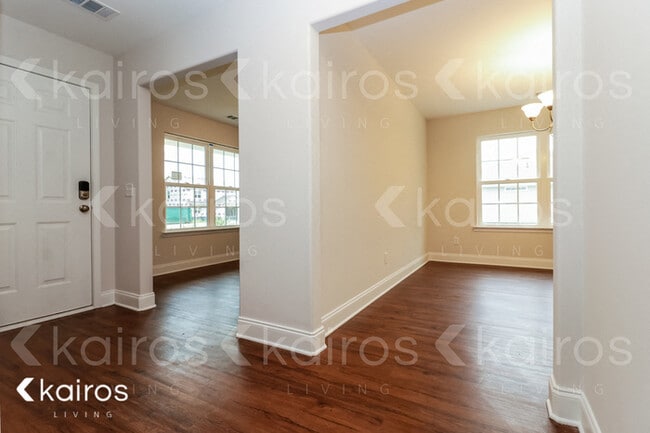 Photo - 229 Western Red Cedar Dr