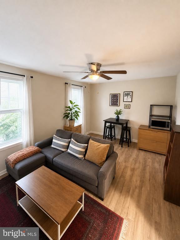 Building Photo - 557 N 16th St Unit 3F