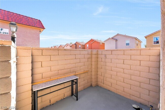 Photo - 4300 N Lamont St Unit 200