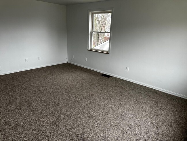 Photo - 9070 Lew Wallace Dr