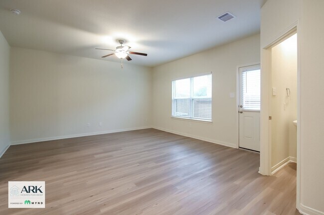 570 Solomon Ln