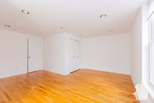 Photo - 2315 N Southport Ave Unit 3f