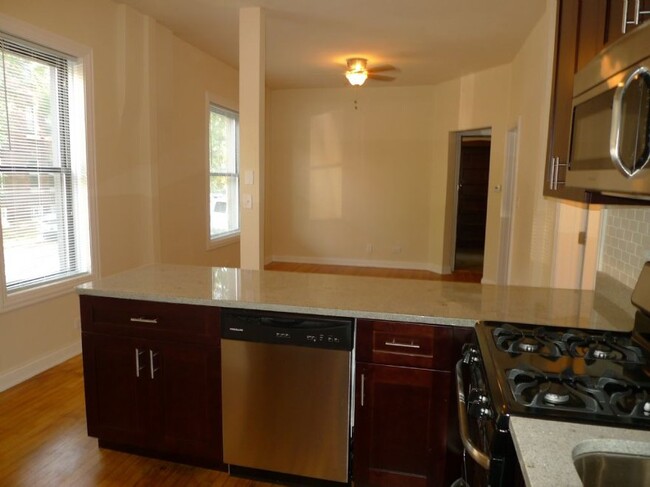 Photo - 1645 W Waveland Ave Apartments Unit 1641-2