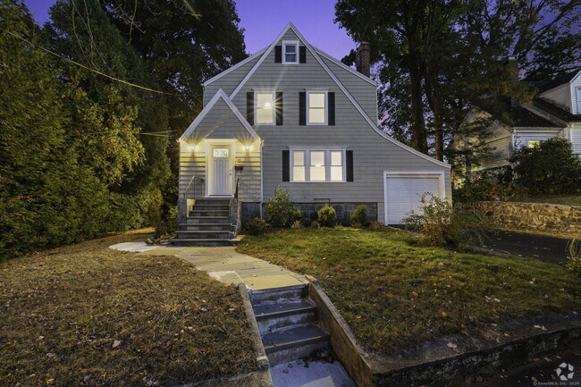 Building Photo - 46 Puritan Ln Rental