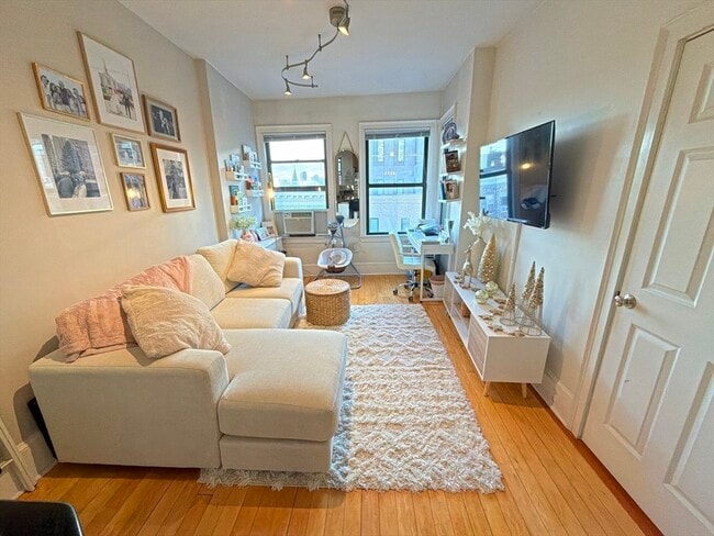 Building Photo - 75 Burbank St Unit 502