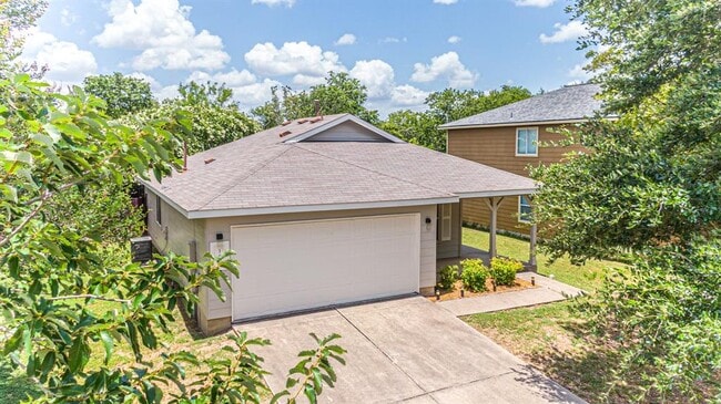 Building Photo - 180 Onyx Lake Dr