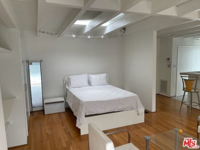 Building Photo - 516 N San Vicente Blvd Rental