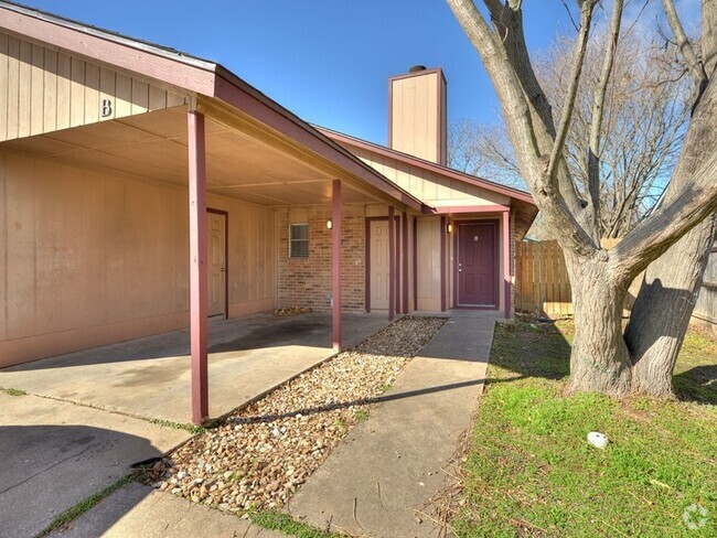 Building Photo - Updated duplex near Downtown Austin Unit B Rental