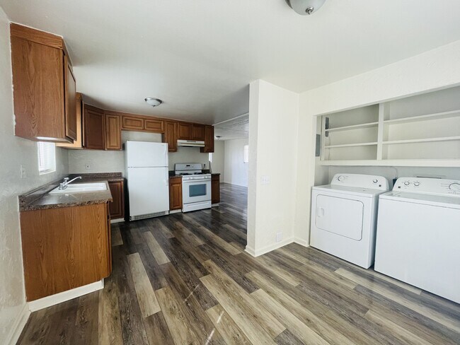 Photo - 467 McLean Rd