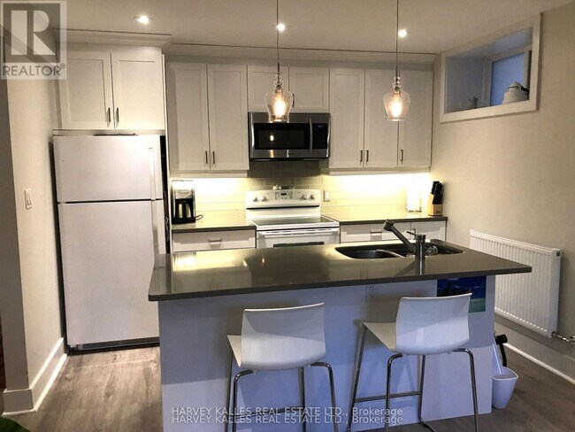 Photo - 99 Braemar Ave Unit Lower