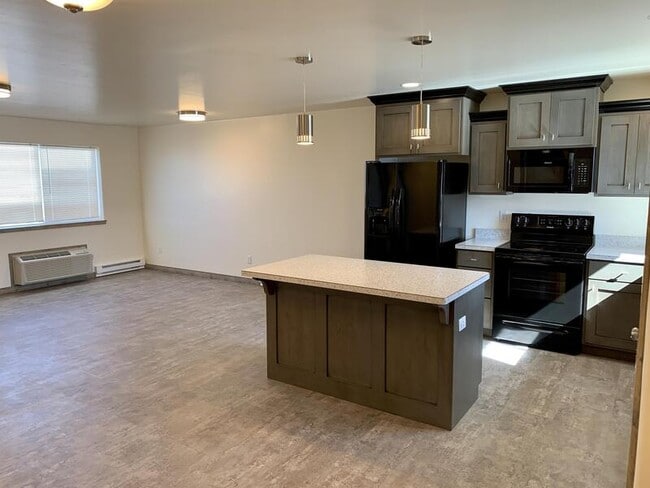 Photo - 800 Gibbon St