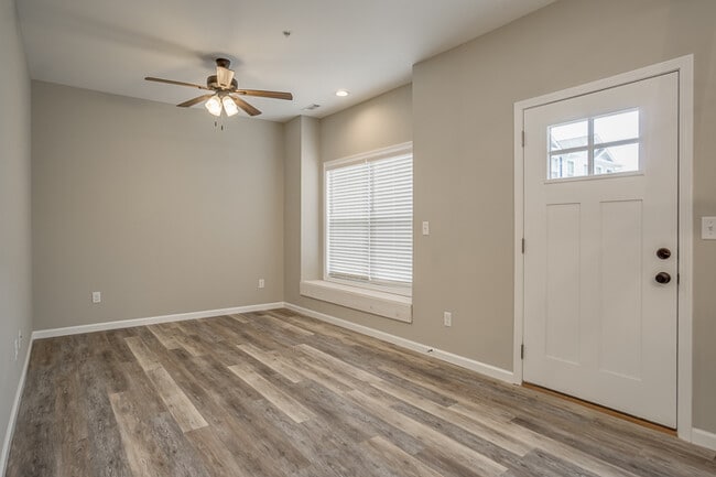 Photo - 1127 N Washington Ave