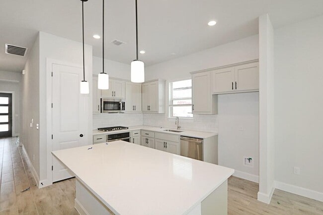 Photo - 12805 Stanford Dr