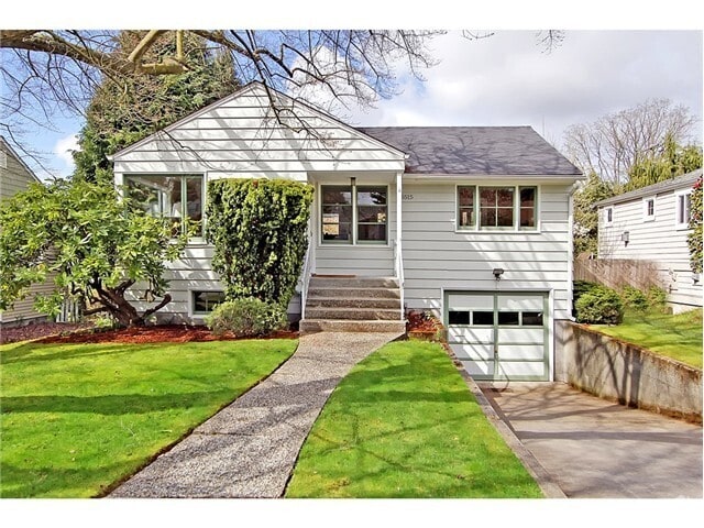 Building Photo - Delightful Home