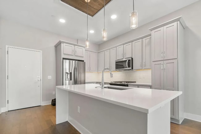 Photo - 2401 Euclid Ave Unit 103