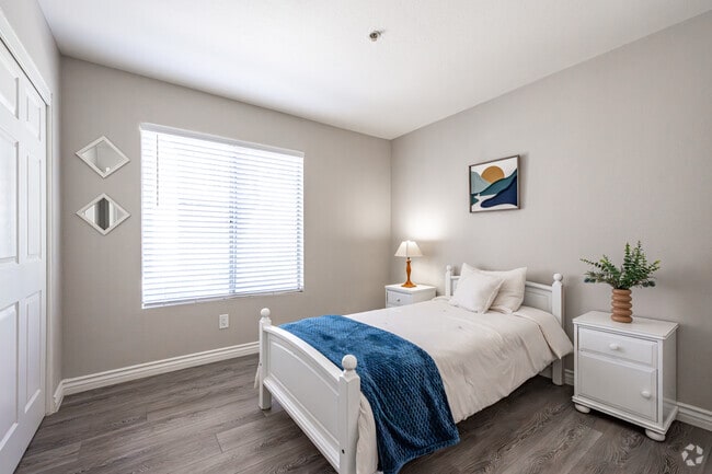 2BR, 2BA - 803SF - Secondary Bedroom