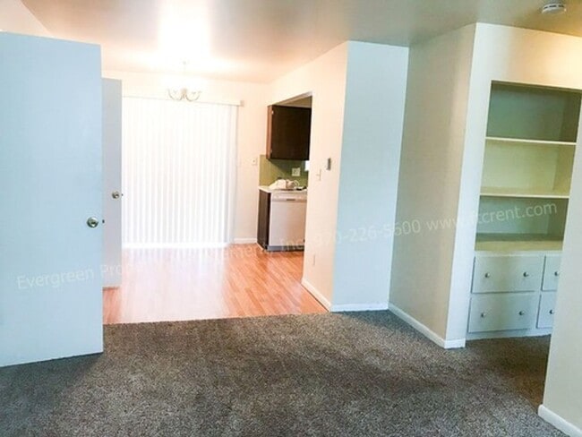 Photo - 1700 Larch St Unit #B