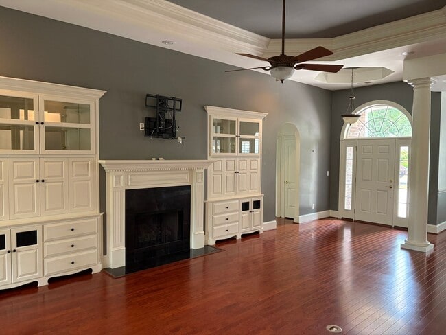 Photo - 165 Greenbriar Ave