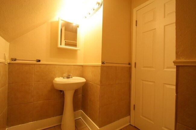 Photo - 2443 N Bartlett Ave Unit 1