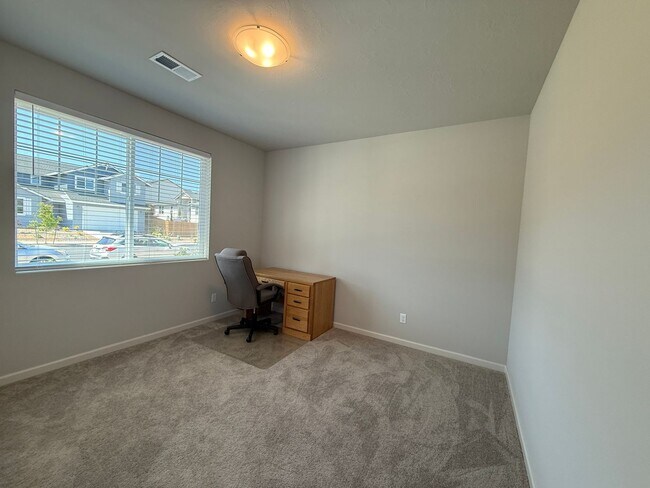 Photo - GORGEOUS, NEWER REDMOND HOME WITH MOUNTAIN...