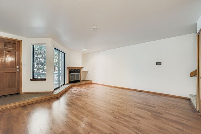 Photo - 5056 Buckingham Rd