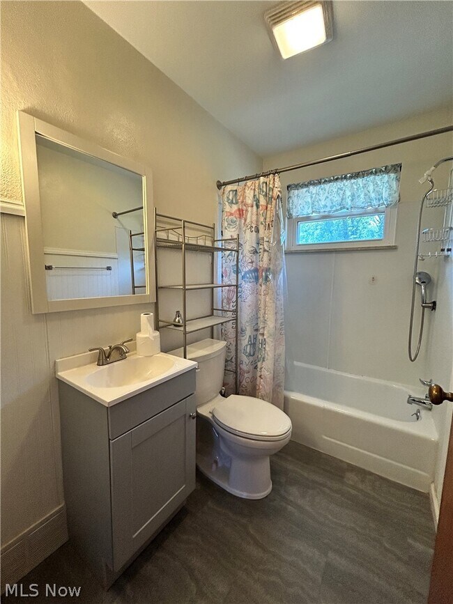 Photo - 156 17th St