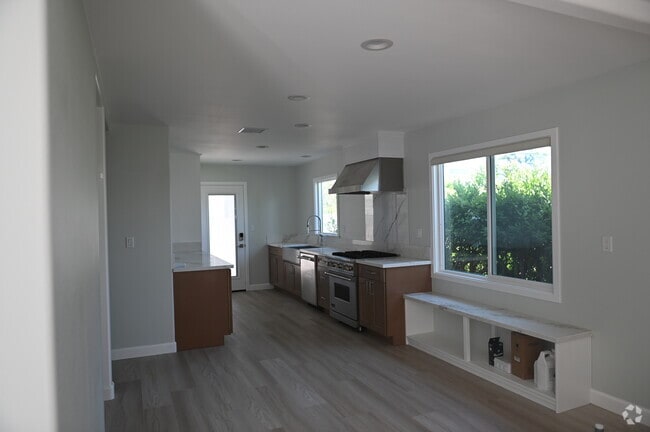 Building Photo - 9392 Westminster Blvd Rental