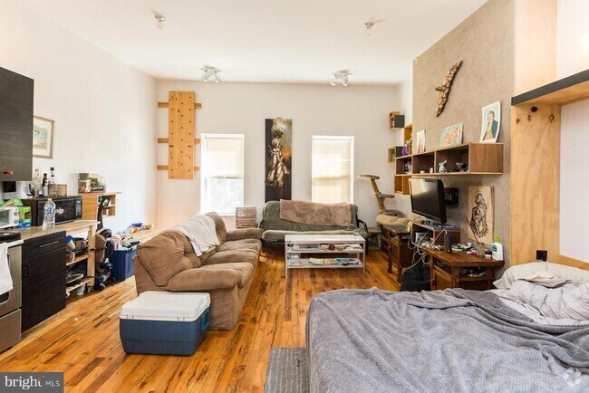 Building Photo - 2106 E York St Unit 3 Rental