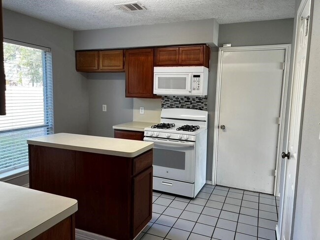 Photo - 23 Rockfern Rd