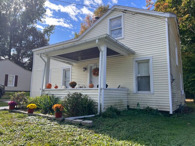 Photo - 172 Lambert Ave