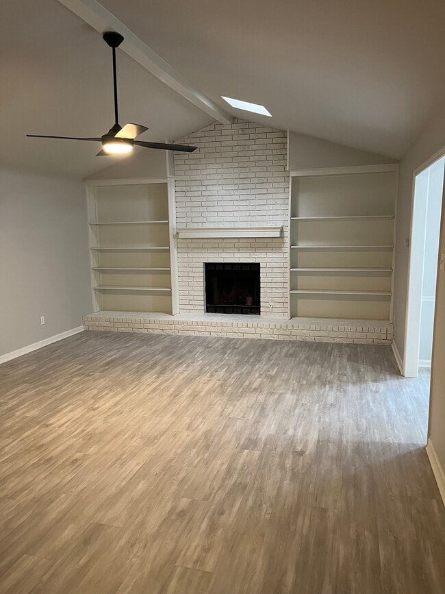 Photo - 11 Willow Oak Ct